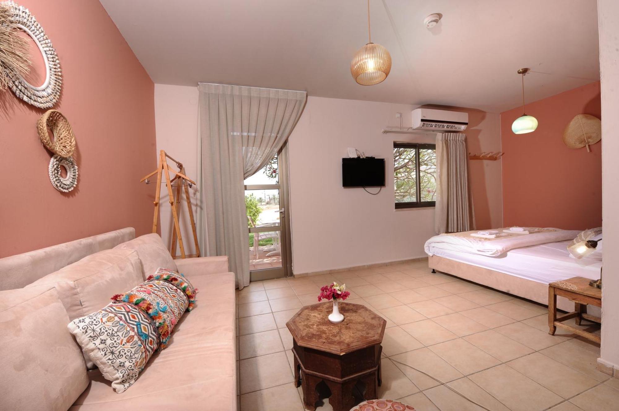 Almog Hotel Exterior foto