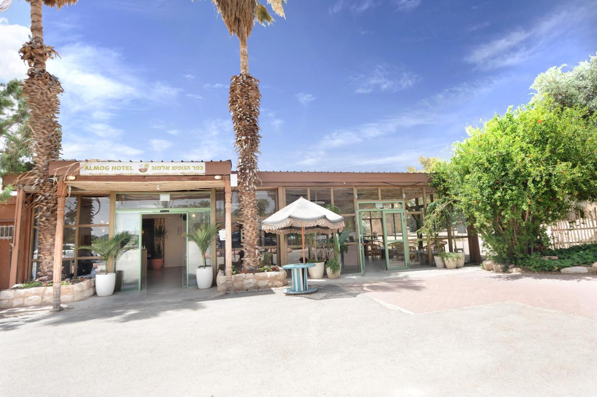 Almog Hotel Exterior foto