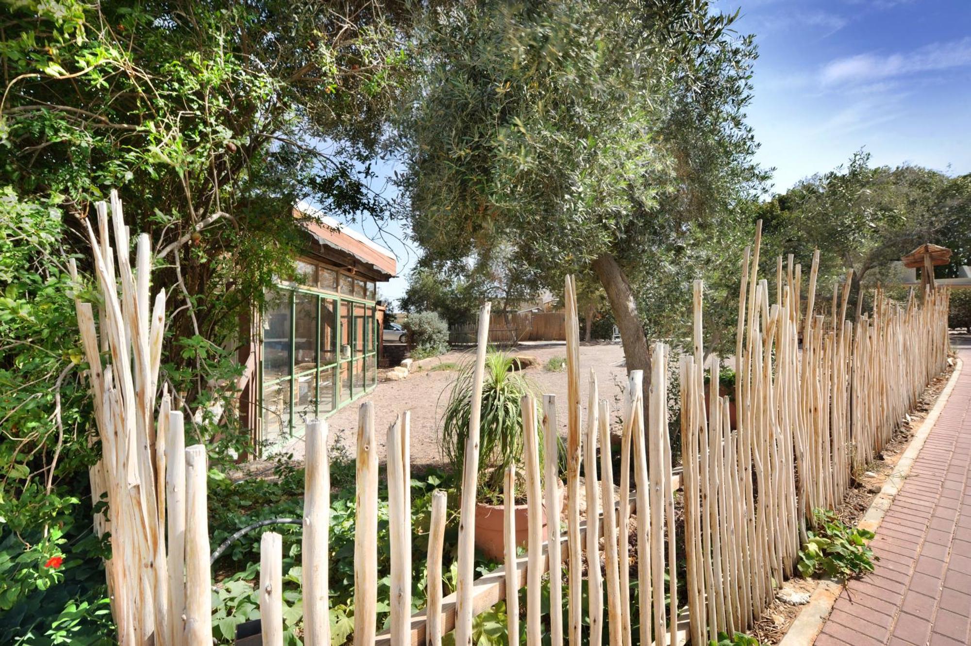 Almog Hotel Exterior foto