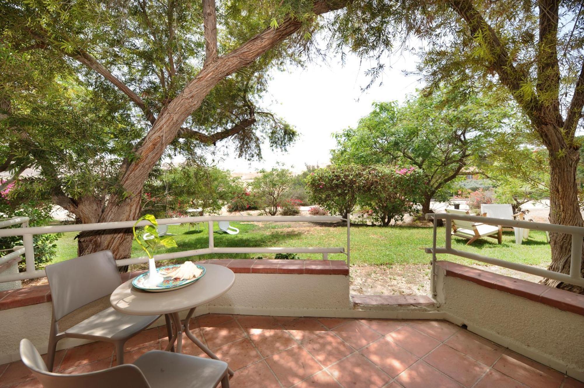 Almog Hotel Exterior foto